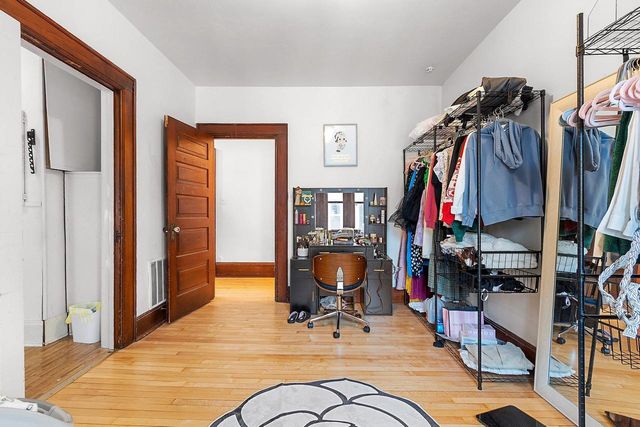 510 S VAN BUREN STREET, Green Bay, WI 54301