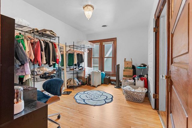 510 S VAN BUREN STREET, Green Bay, WI 54301