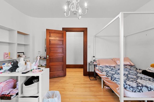 510 S VAN BUREN STREET, Green Bay, WI 54301