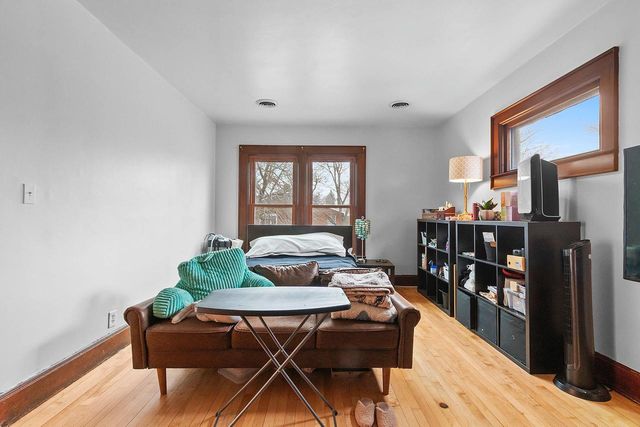 510 S VAN BUREN STREET, Green Bay, WI 54301