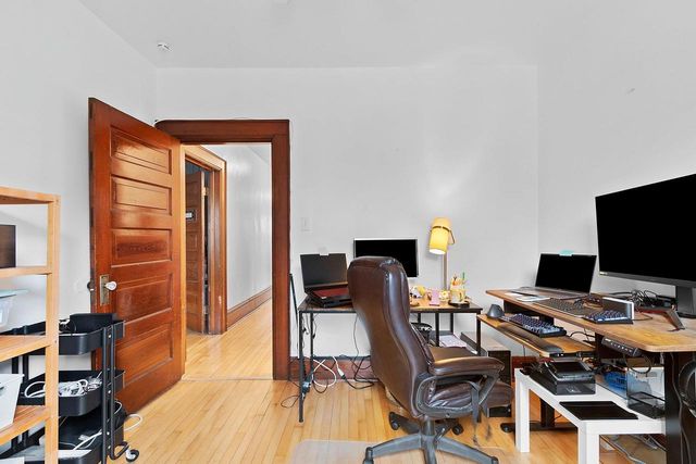 510 S VAN BUREN STREET, Green Bay, WI 54301