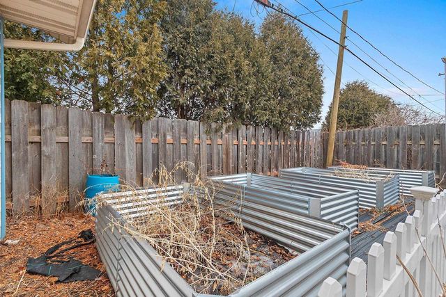 510 S VAN BUREN STREET, Green Bay, WI 54301