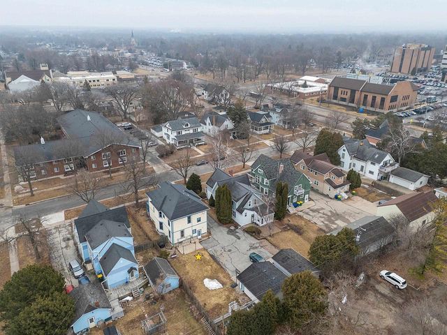 510 S VAN BUREN STREET, Green Bay, WI 54301