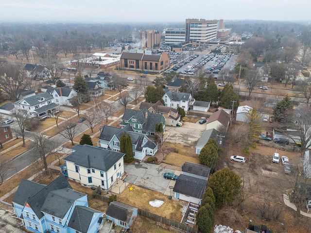 510 S VAN BUREN STREET, Green Bay, WI 54301