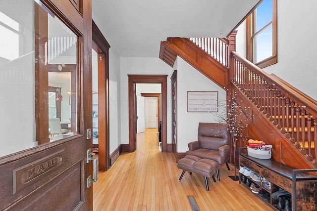 510 S VAN BUREN STREET, Green Bay, WI 54301