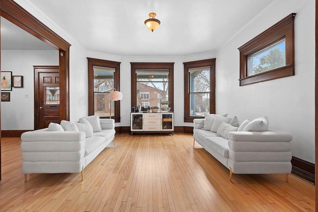 510 S VAN BUREN STREET, Green Bay, WI 54301