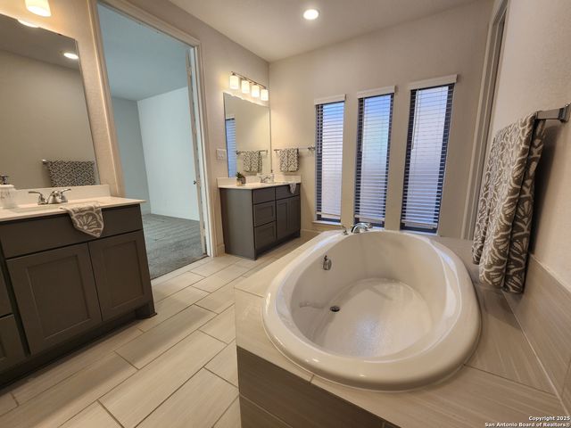 12510 Thrall, San Antonio, TX 78253