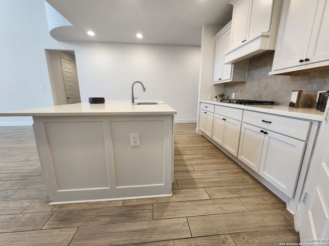 12510 Thrall, San Antonio, TX 78253