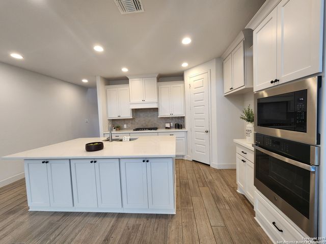 12510 Thrall, San Antonio, TX 78253