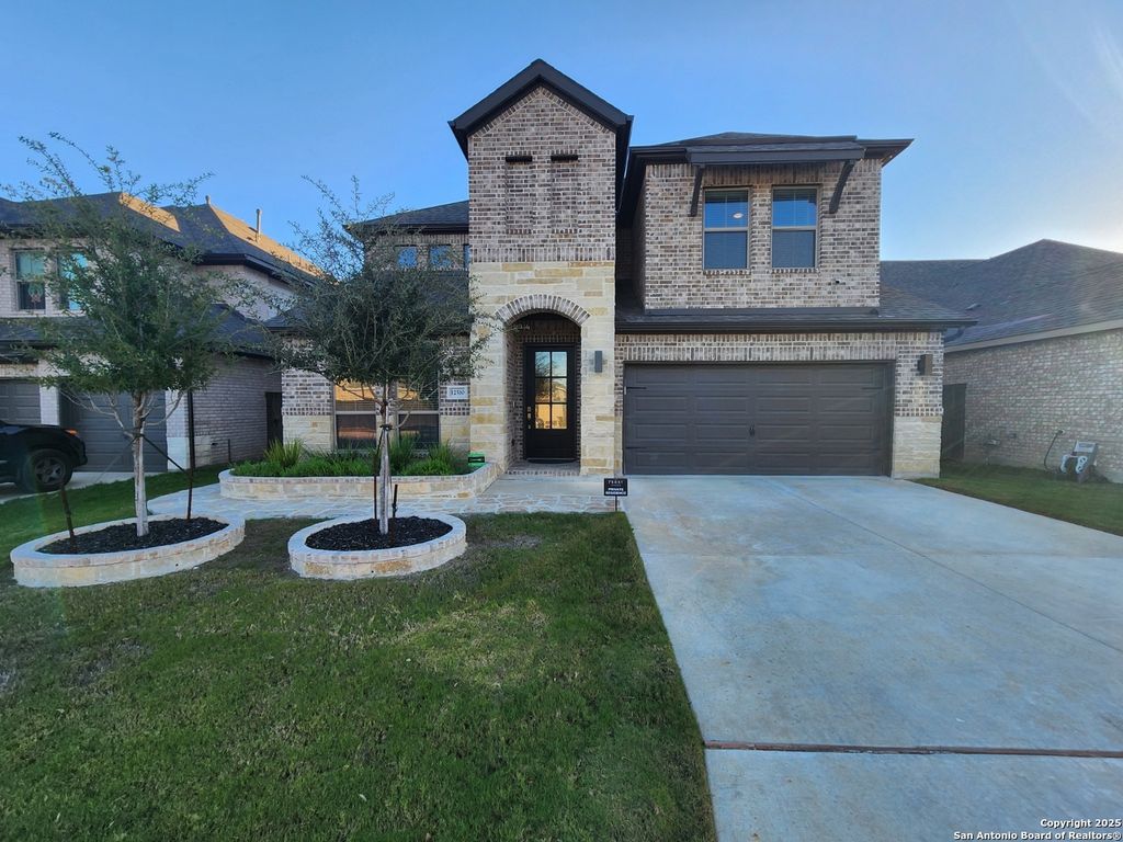 12510 Thrall, San Antonio, TX 78253