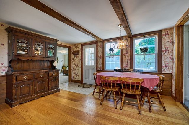 666 Montgomery Rd, Westfield, MA 01085