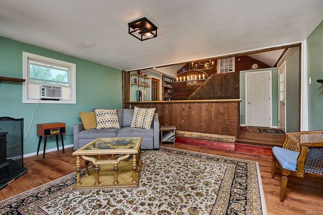 666 Montgomery Rd, Westfield, MA 01085