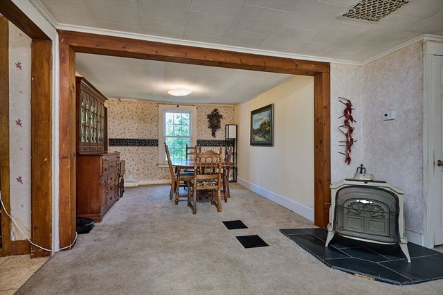 666 Montgomery Rd, Westfield, MA 01085