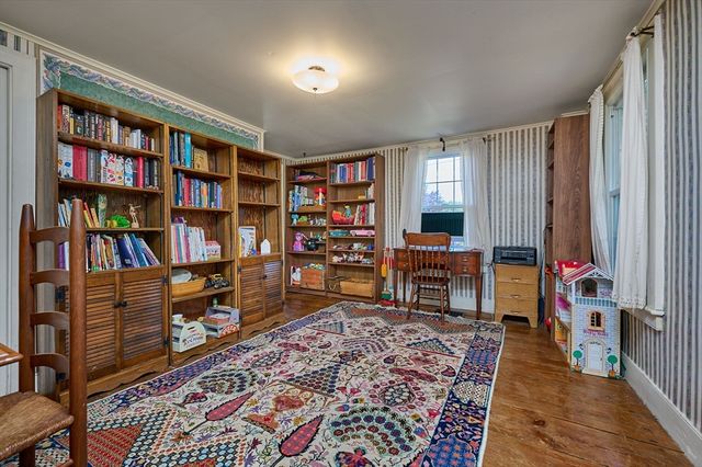 666 Montgomery Rd, Westfield, MA 01085