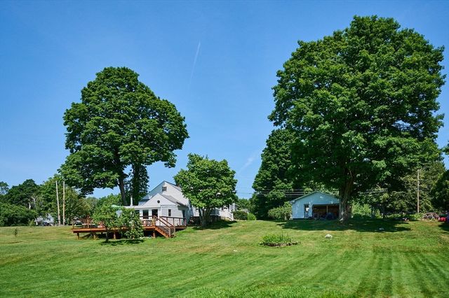 666 Montgomery Rd, Westfield, MA 01085