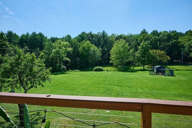 666 Montgomery Rd, Westfield, MA 01085