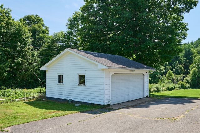 666 Montgomery Rd, Westfield, MA 01085