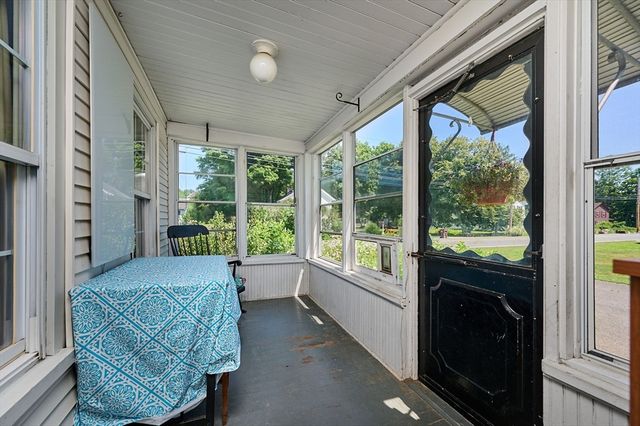 666 Montgomery Rd, Westfield, MA 01085