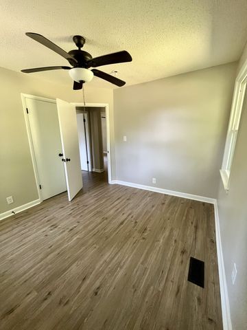 1818 Crestview Dr, Pulaski, TN 38478