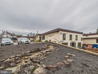 2 COLLEGE AVE, Mountville, PA 17554