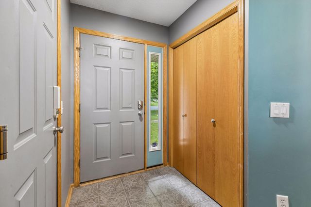 680 Lois Lane, Lino Lakes, MN 55014