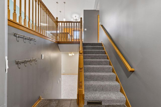 680 Lois Lane, Lino Lakes, MN 55014