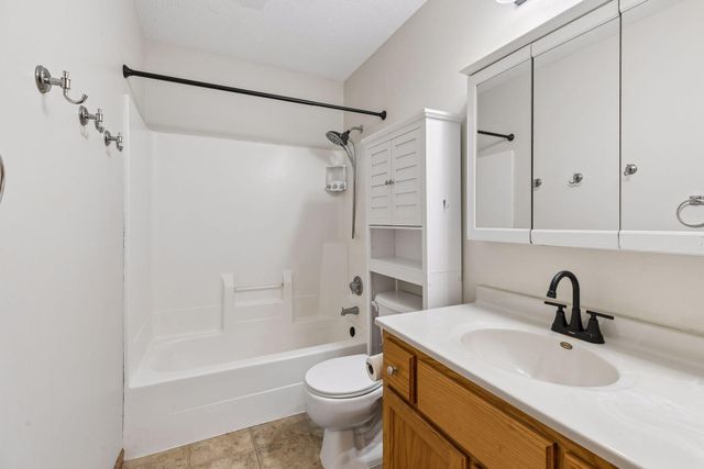 680 Lois Lane, Lino Lakes, MN 55014