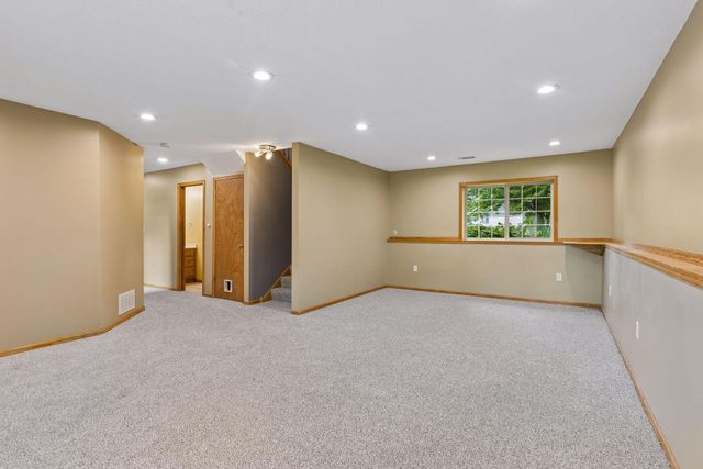 680 Lois Lane, Lino Lakes, MN 55014