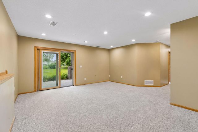 680 Lois Lane, Lino Lakes, MN 55014