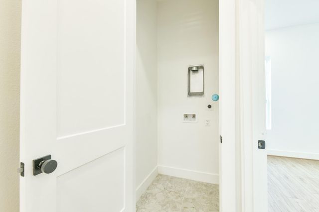 164 Wallace St A, Houston, TX 77022