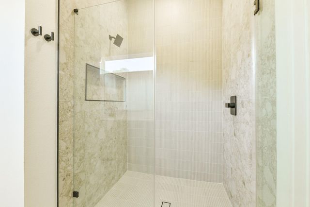 164 Wallace St A, Houston, TX 77022