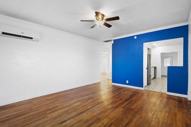 2424 La Veta Drive NE, Albuquerque, NM 87110