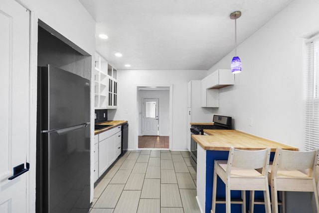 2424 La Veta Drive NE, Albuquerque, NM 87110