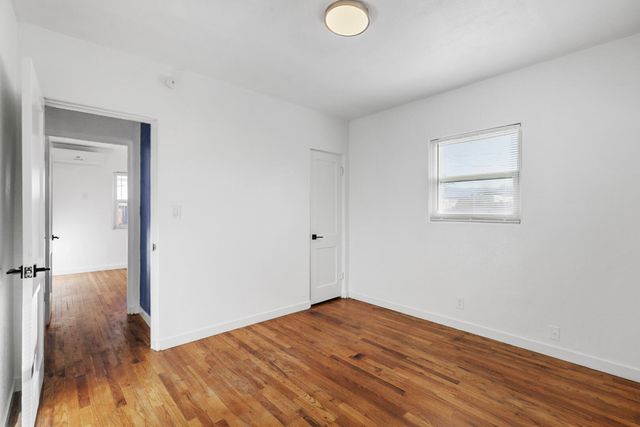 2424 La Veta Drive NE, Albuquerque, NM 87110