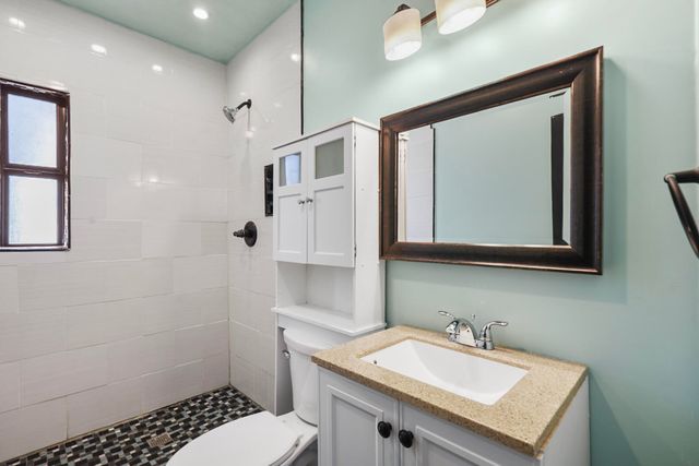 2424 La Veta Drive NE, Albuquerque, NM 87110