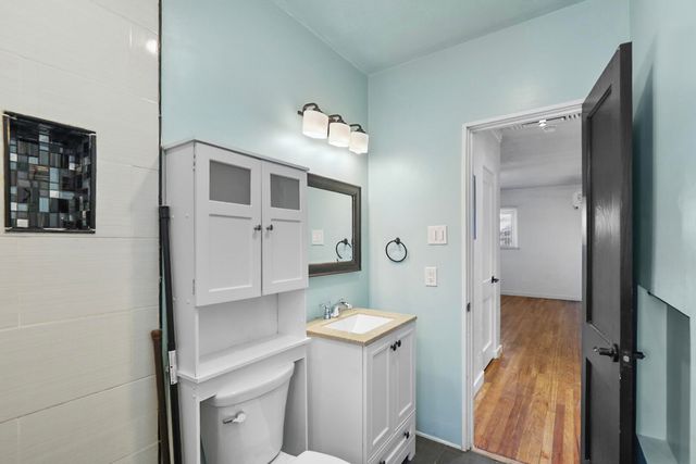 2424 La Veta Drive NE, Albuquerque, NM 87110