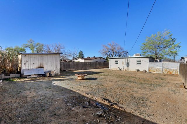 2424 La Veta Drive NE, Albuquerque, NM 87110