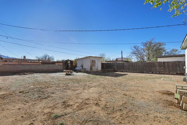 2424 La Veta Drive NE, Albuquerque, NM 87110