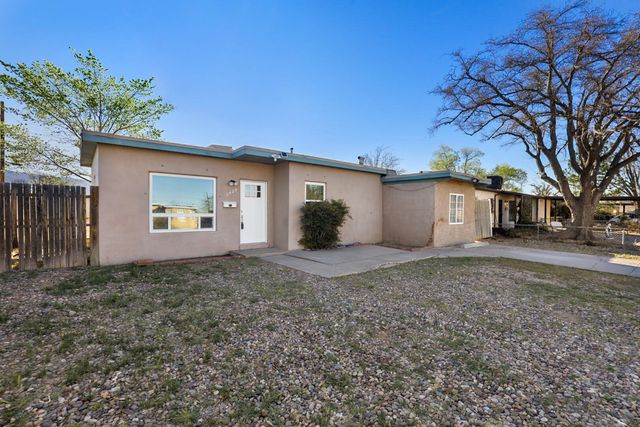 2424 La Veta Drive NE, Albuquerque, NM 87110