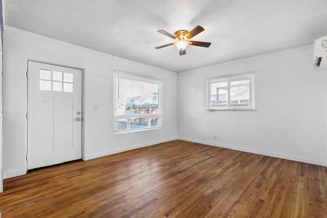 2424 La Veta Drive NE, Albuquerque, NM 87110