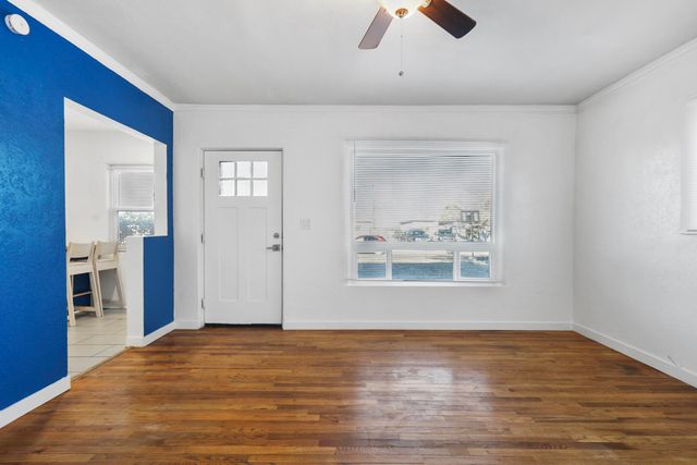 2424 La Veta Drive NE, Albuquerque, NM 87110