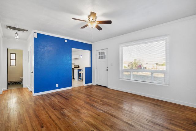 2424 La Veta Drive NE, Albuquerque, NM 87110