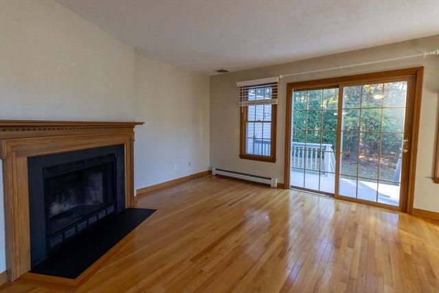 8 Spinnaker Ln B, Taunton, MA 02780