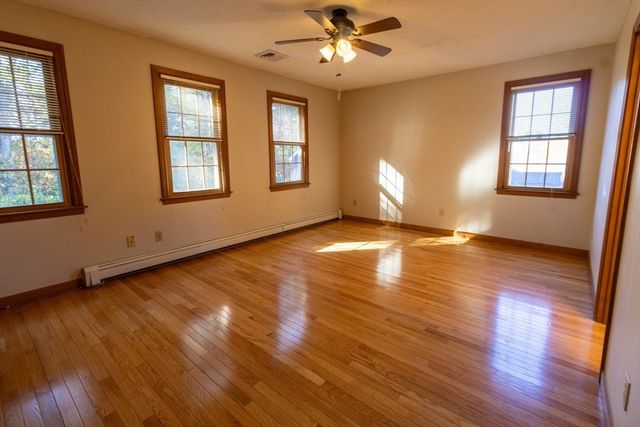 8 Spinnaker Ln B, Taunton, MA 02780