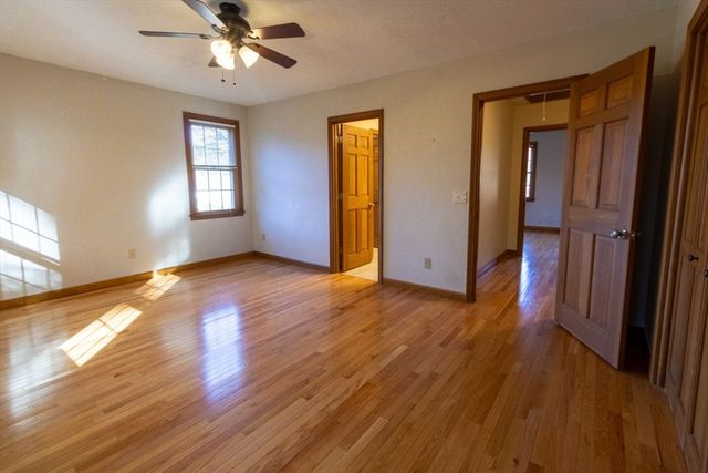 8 Spinnaker Ln B, Taunton, MA 02780