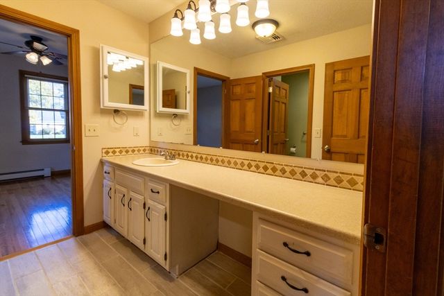 8 Spinnaker Ln B, Taunton, MA 02780