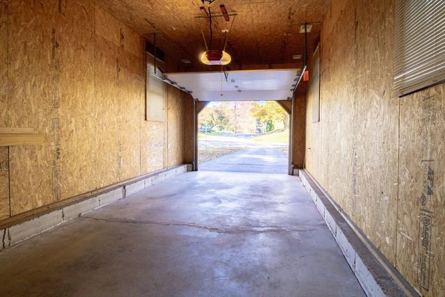 8 Spinnaker Ln B, Taunton, MA 02780