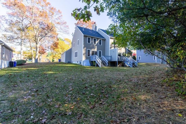 8 Spinnaker Ln B, Taunton, MA 02780