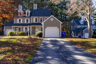 8 Spinnaker Ln B, Taunton, MA 02780