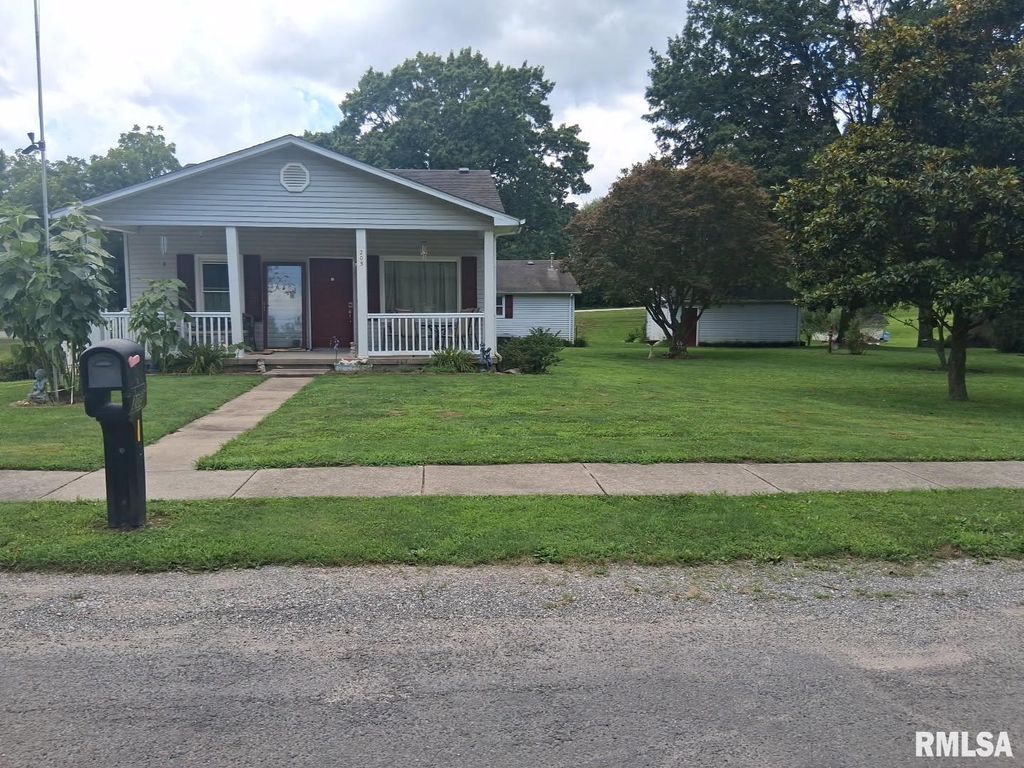 205 S 8TH Street, Riverton, IL 62561